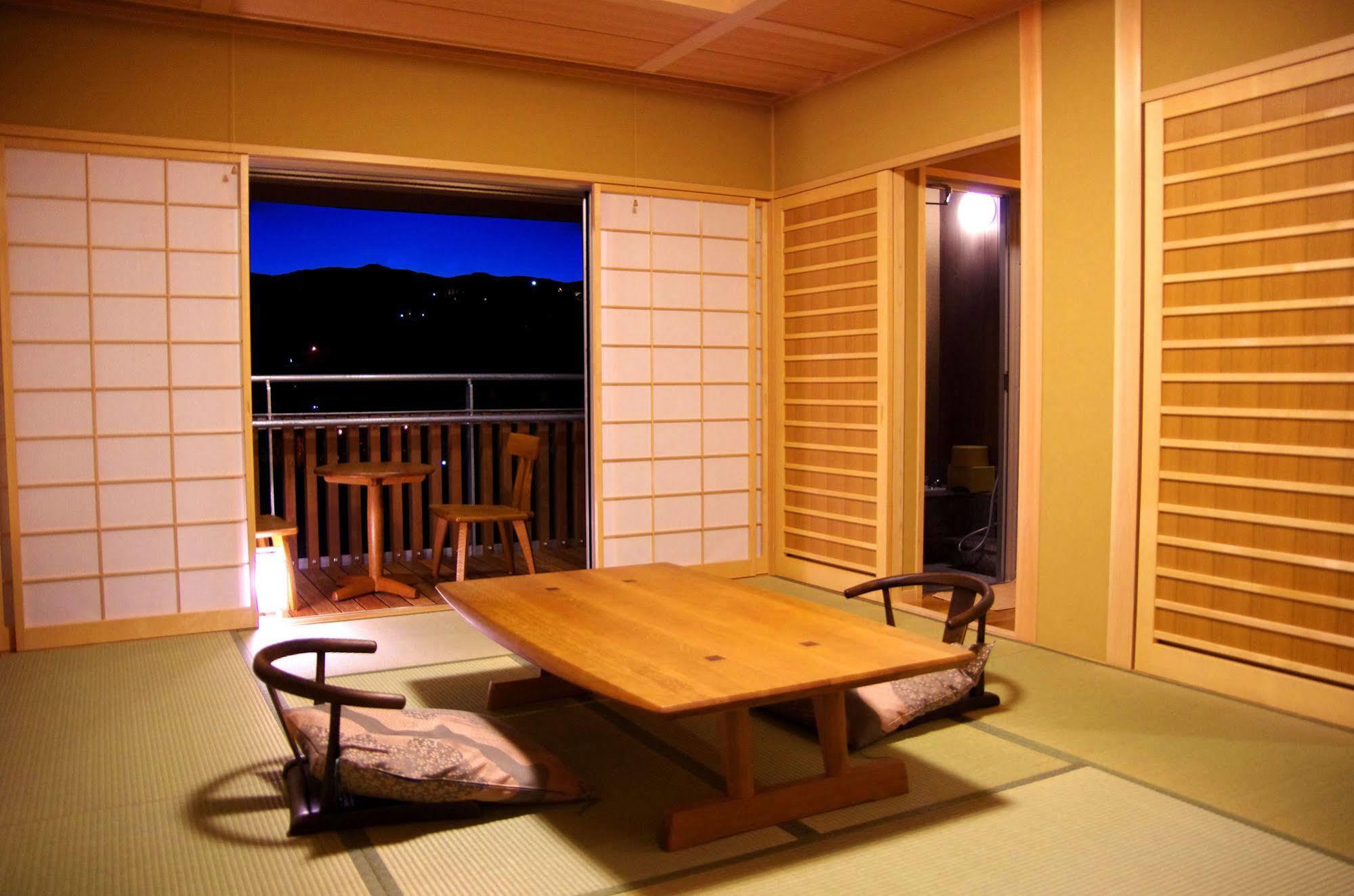 Gero Onsen Yukyunohana Экстерьер фото